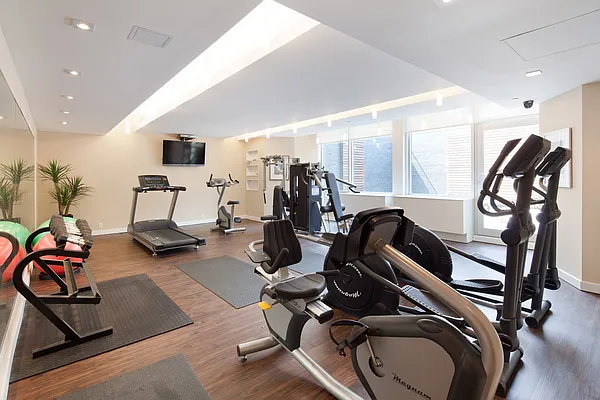 Rented by aptsandlofts.com | media 22