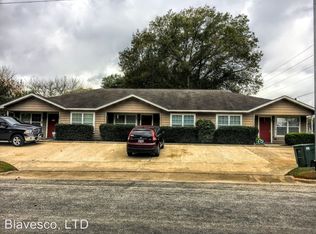 98 Machemehl Dr, Bellville, TX 77418