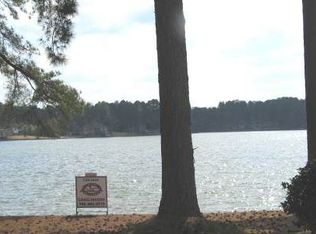 191 Lakeshore Cir NE, Milledgeville, GA