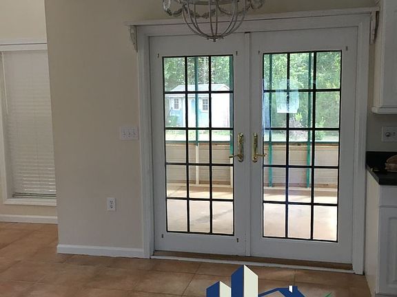 3rd image of 602 Thornapple Trl