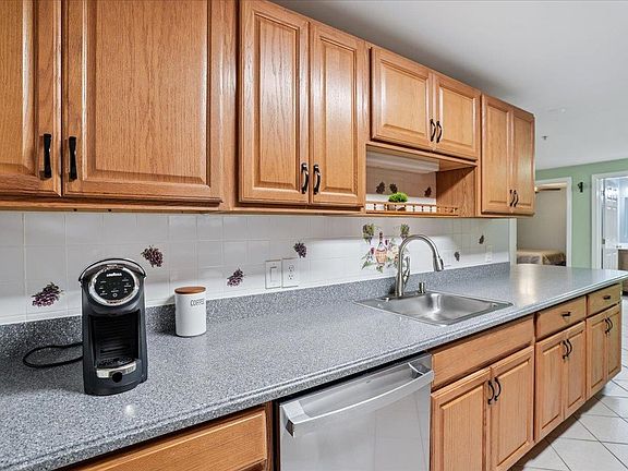 4th image of 4 Crestview Circle #108