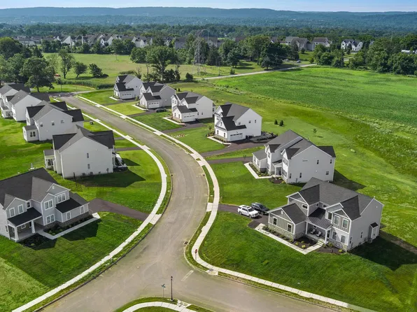 616 Bronzeleaf Dr E, Middletown, DE 19709