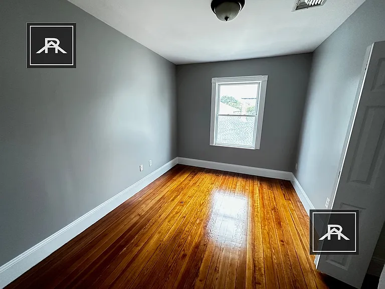 35 Adamson St #3 — Photo 7