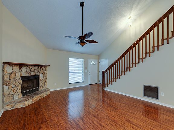 5th image of 3928 Valley Garden Dr W