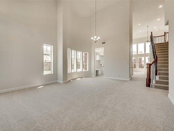 4th image of 102 Lavender Ln