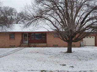 303 E 15th St, Ellis, KS 67637