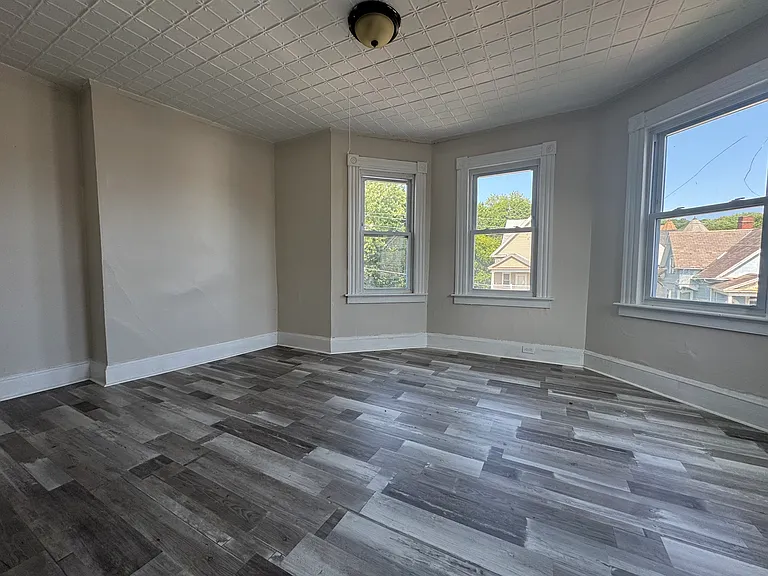 221 Willow St #3C — Photo 4