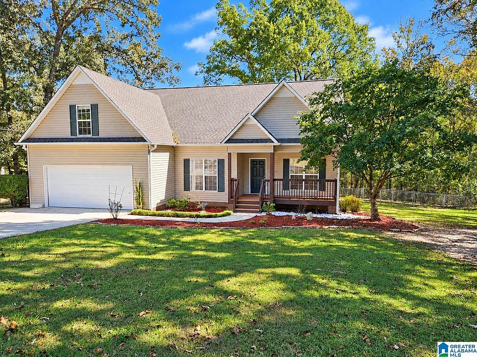 1st image of 306 Lakeview Cir