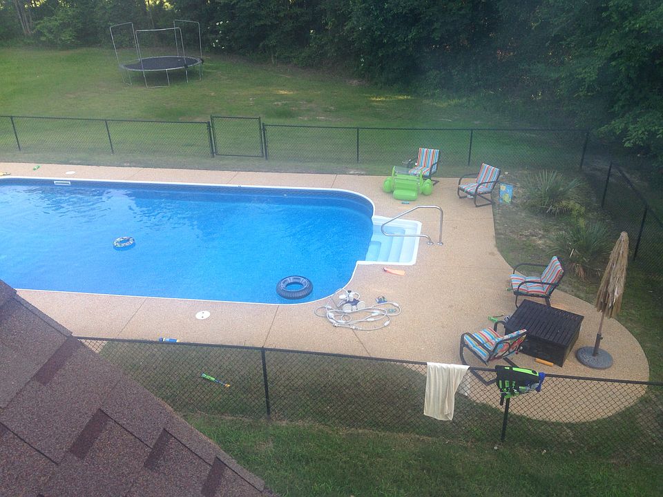2nd image of 117 Ridgeland Dr