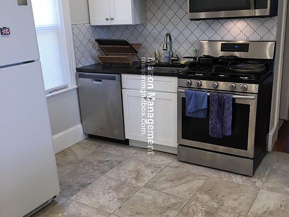 3rd image of 544 Trapelo Rd #2