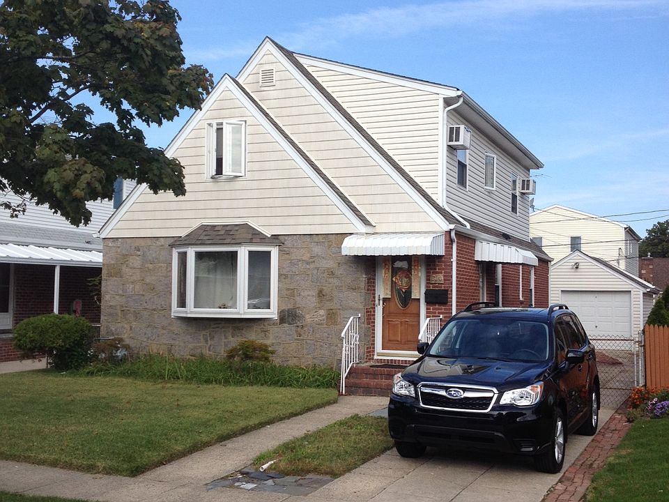 1st image of 210 Brown St