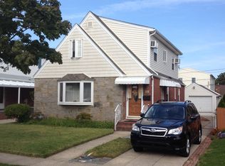 210 Brown St, Mineola, NY 11501