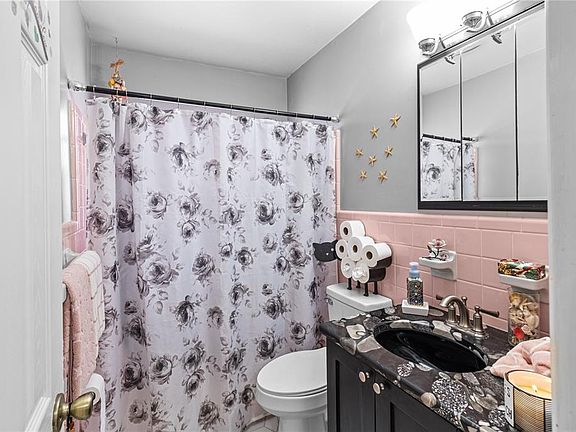 5th image of 2042 Isabelle St