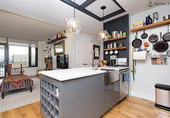 3rd image of 670 Pacific St #401