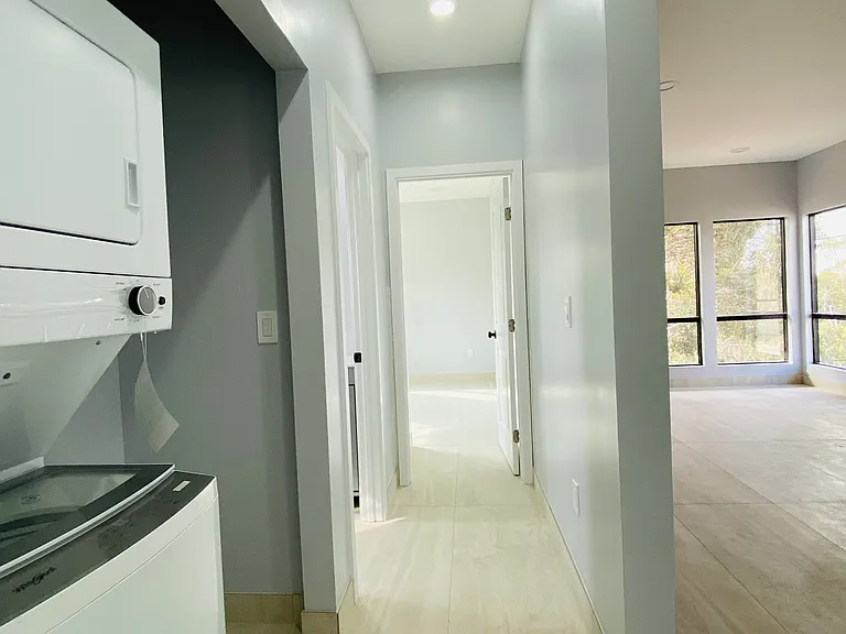 5373 Geneva Ave — Photo 10