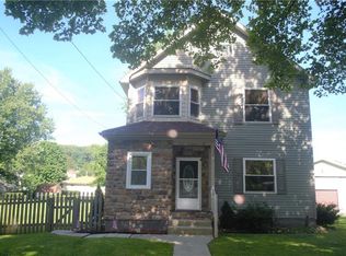 1111 Sycamore St, Connellsville, PA 15425
