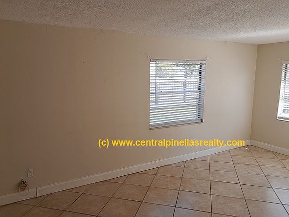 4th image of 1736 Tioga Ave APT C
