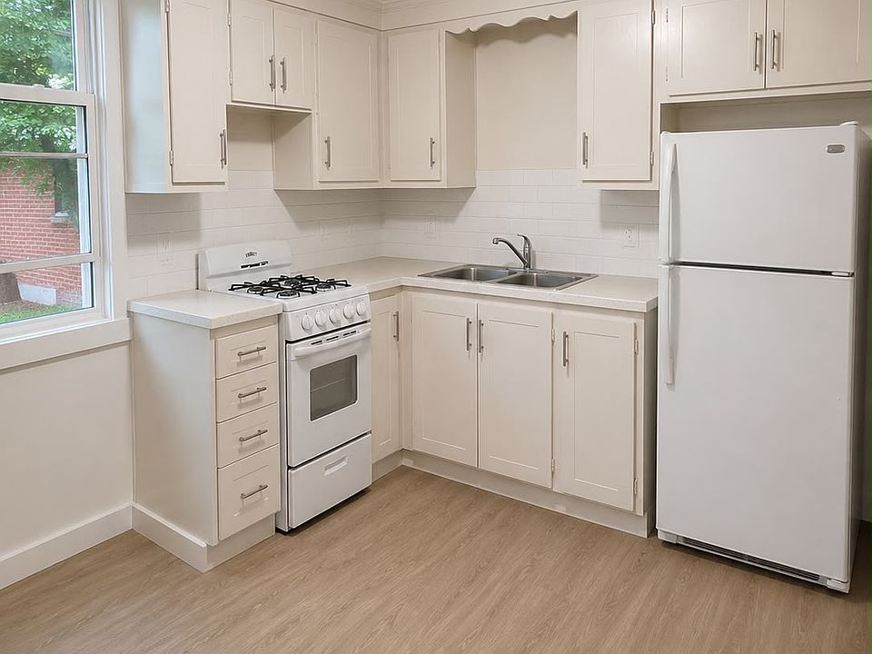 1st image of 1222 Mammoth Rd #3