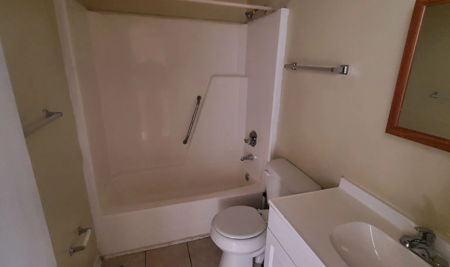 1511 Glenside Drive — Photo 3
