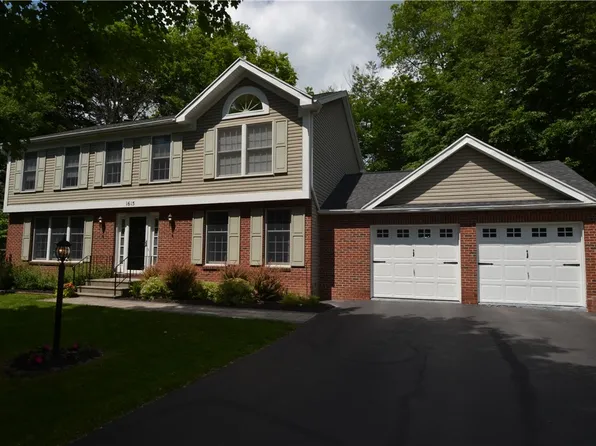 1615 Beech Dr, Walworth, NY 14568