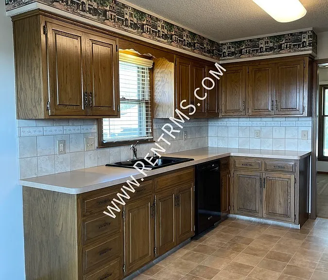 5940 SW 27th Ct — Photo 4