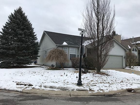3rd image of 346 Forestview Dr