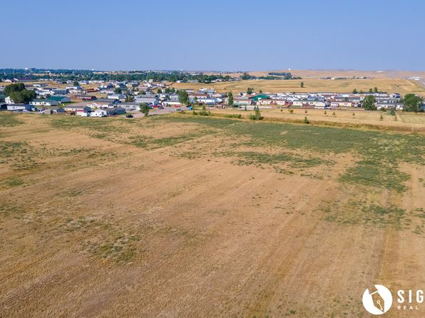 2610 Nut Tree St, Gillette, WY 82716