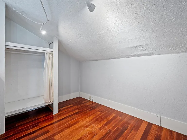 3917 S Acoma St — Photo 15