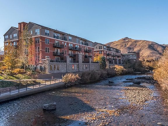 2nd image of 640 11th St Unit 307