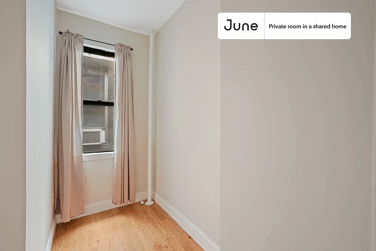 Twin bedroom in 2 bed/1 bath home in East Village #529 A — Photo 3
