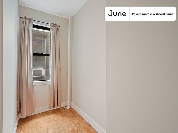 3rd image of 31 Saint Marks Pl #A