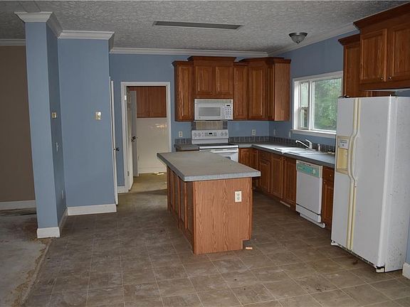 4th image of 6250 Farmers Dr