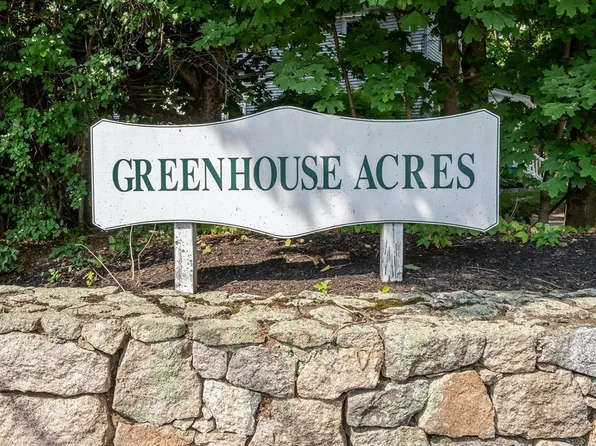 22 Carnation Cir #C, Reading, MA 01867