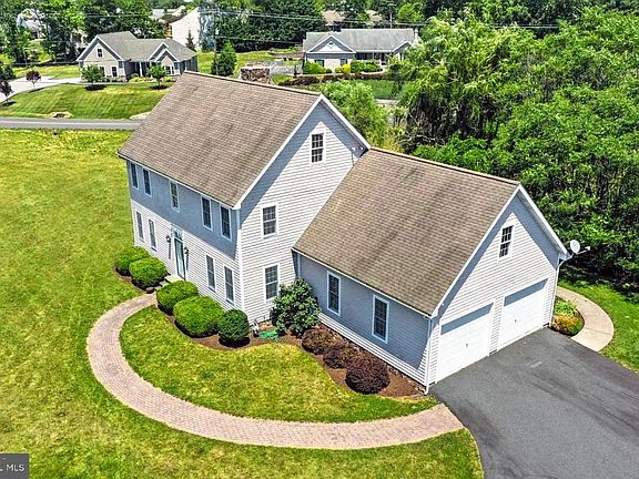 2nd image of 1520 Herrs Ridge Rd