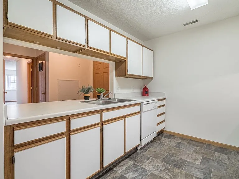 Northbrook Apartments — Photo 245