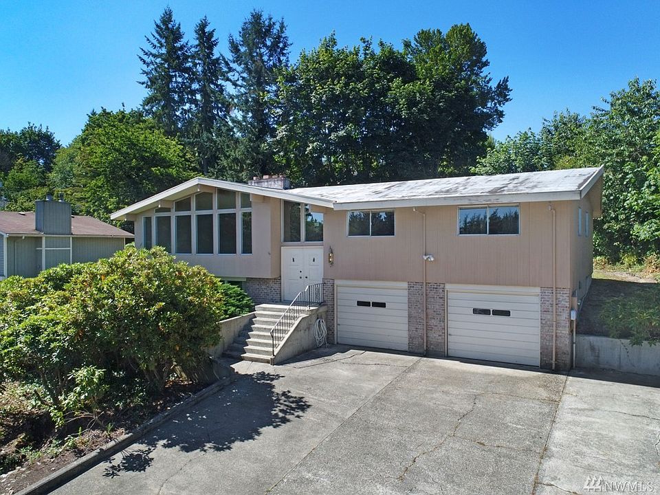 1st image of 802 19th Ave SE