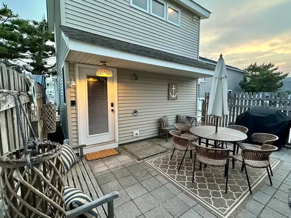 116 E 14th St, Beach Haven, NJ