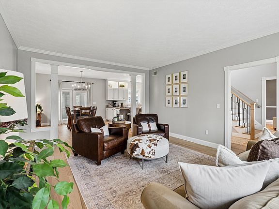 5th image of 70 Greenmeadow Lane