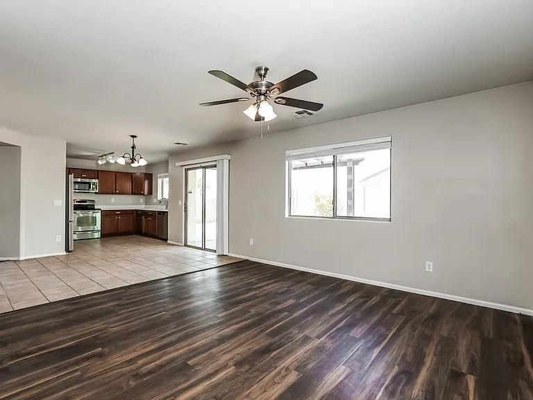 10340 W Hilton Ave — Photo 5