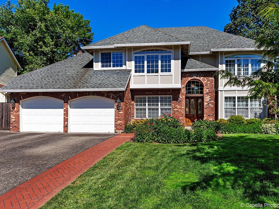 1st image of 2388 NE Lindsey Dr