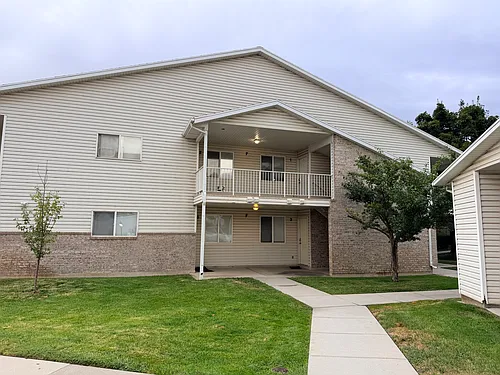 2421 N 400 E Photo 1