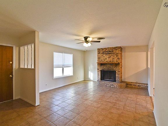 4th image of 135 Highland Dr