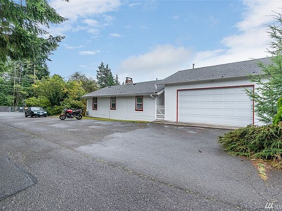 5th image of 4207 164th St SW