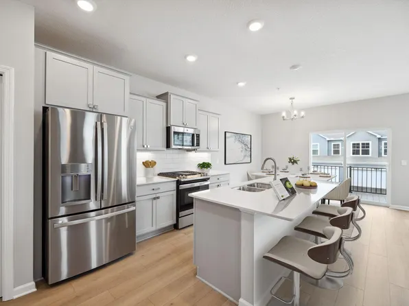 4734 Cottongrass Ln, Excelsior, MN 55331