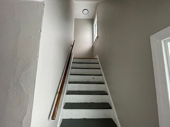 2nd image of 1322-1324-1326 Brownell Ave #1324