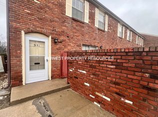 911-929 NW Colbern Rd #921, Lees Summit, MO 64086