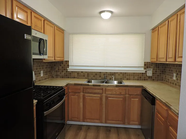 1625 Chippeway Ln — Photo 4
