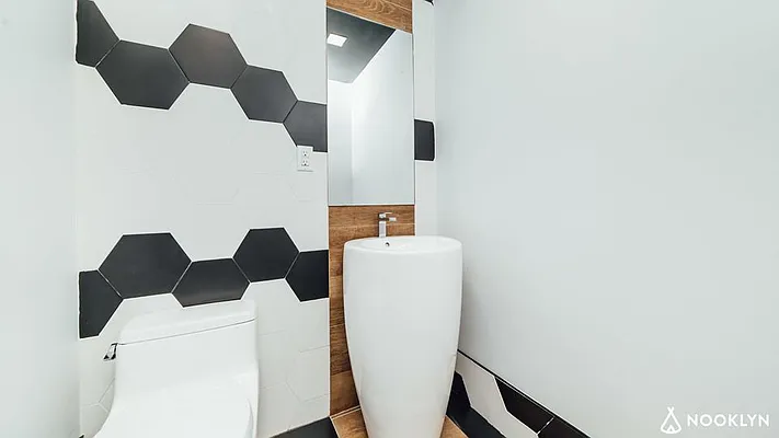 Rented by Nooklyn NYC LLC | media 7