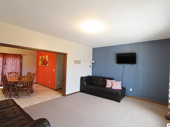 3rd image of 3783 Apple Valley Dr