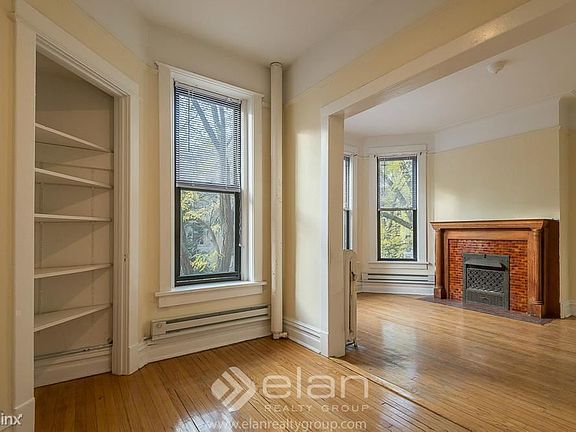 3rd image of 438 W Belden Ave APT 02
